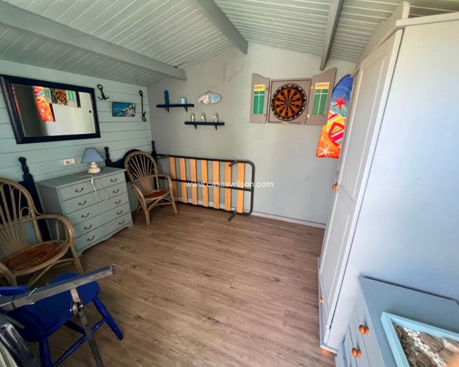 Image No.32-2 Bed Property for sale