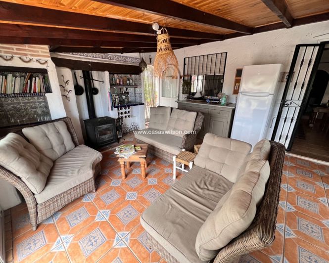 Image No.4-2 Bed Property for sale