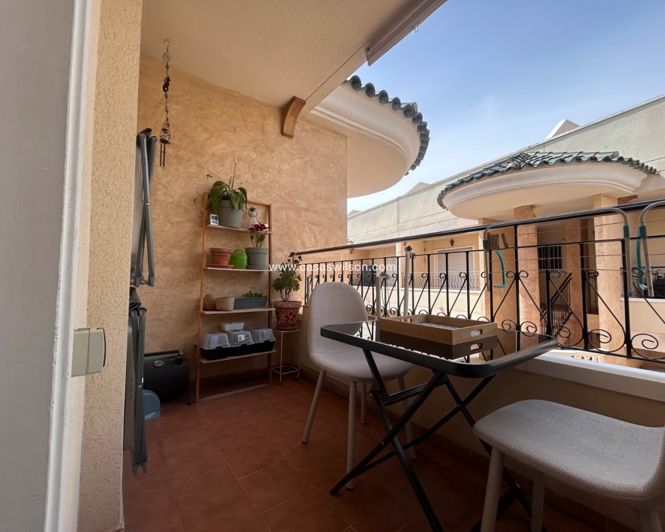 Image No.45-2 Bed Apartment for sale