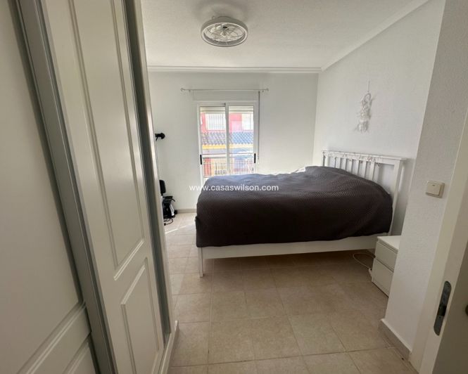 Image No.20-2 Bed Apartment for sale