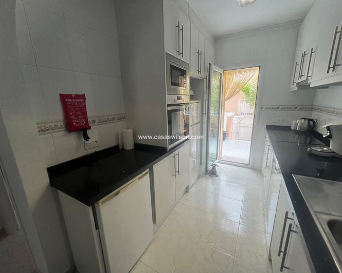 Image No.13-2 Bed Townhouse for sale