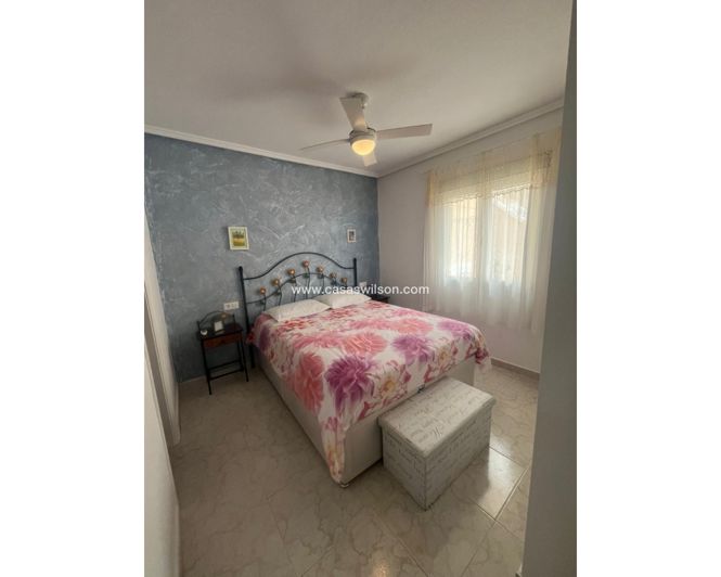 Image No.17-2 Bed Townhouse for sale