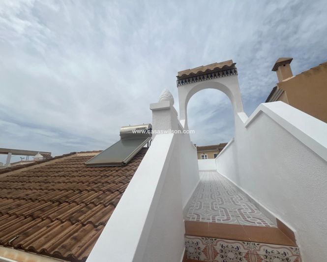 Image No.5-2 Bed Townhouse for sale