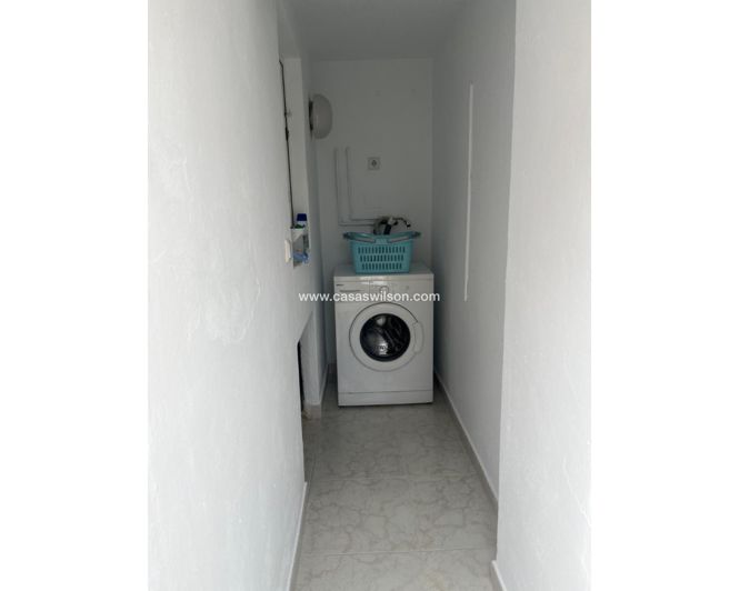 Image No.8-2 Bed Townhouse for sale