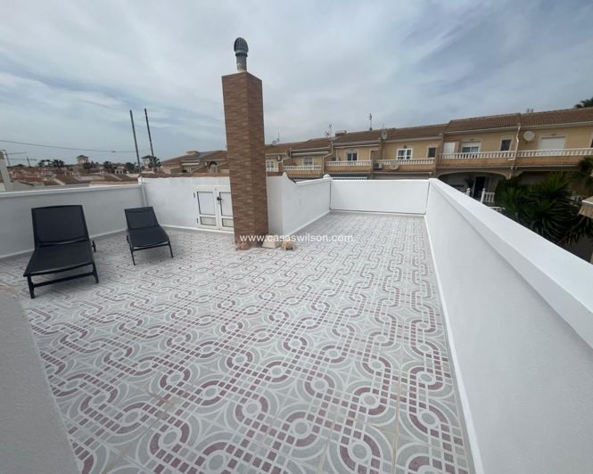 Image No.9-2 Bed Townhouse for sale