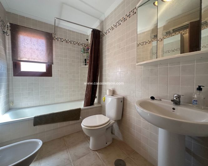 Image No.14-3 Bed Apartment for sale