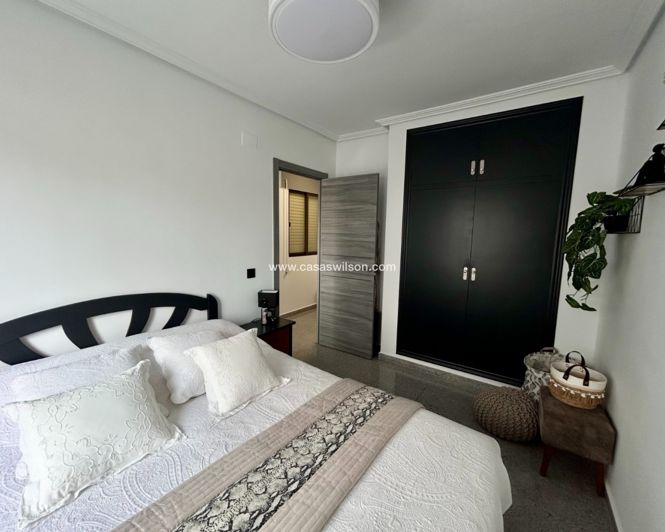 Image No.17-3 Bed Apartment for sale