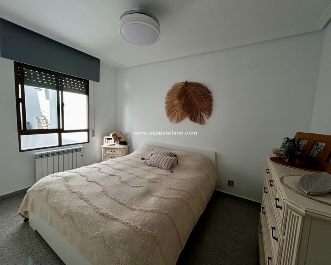 Image No.19-3 Bed Apartment for sale