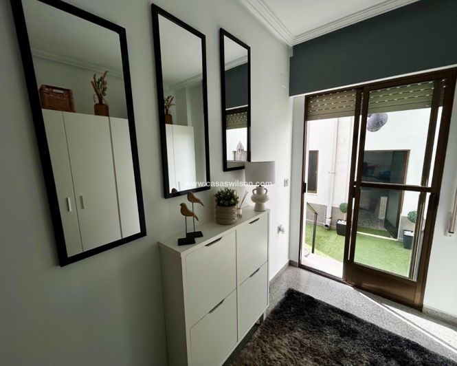 Image No.21-3 Bed Apartment for sale
