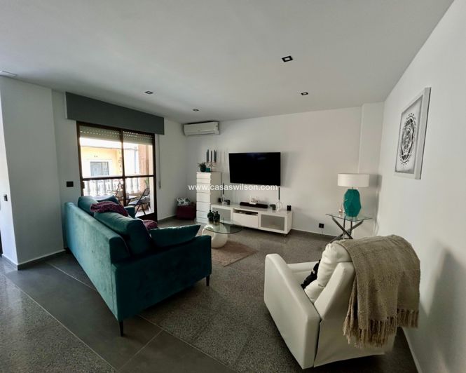 Image No.27-3 Bed Apartment for sale