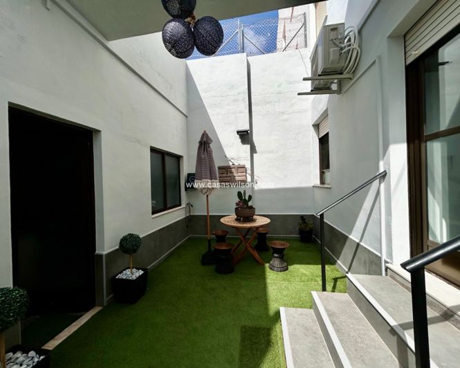 Image No.29-3 Bed Apartment for sale