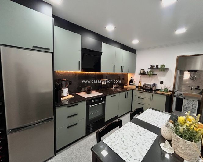 Image No.33-3 Bed Apartment for sale