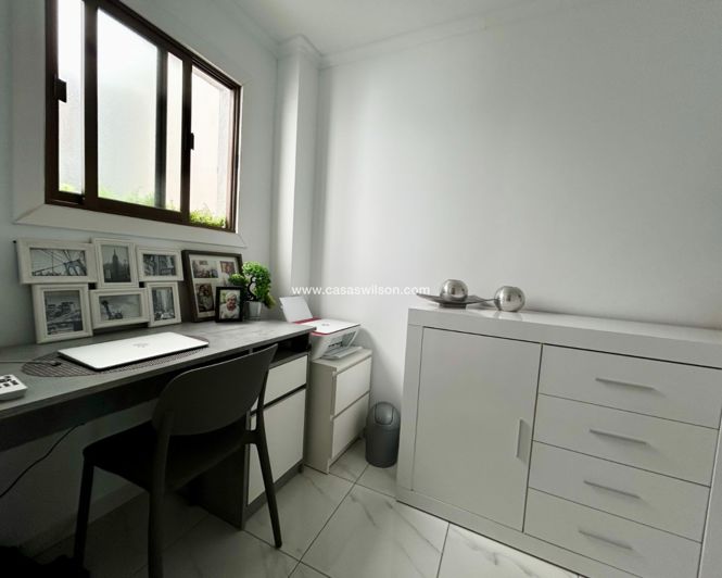 Image No.40-3 Bed Apartment for sale