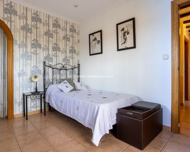 Image No.28-5 Bed Villa for sale