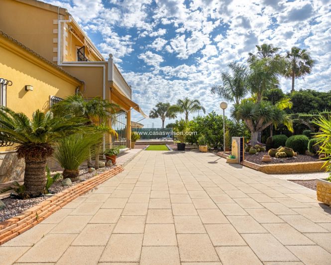 Image No.46-5 Bed Villa for sale