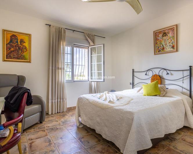 Image No.8-5 Bed Villa for sale