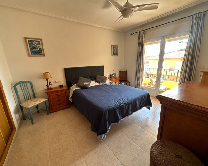 Image No.16-3 Bed Townhouse for sale