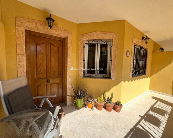 Image No.2-3 Bed Townhouse for sale