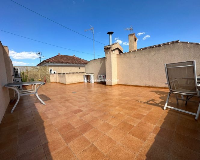 Image No.26-3 Bed Townhouse for sale