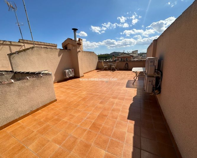 Image No.28-3 Bed Townhouse for sale
