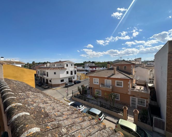 Image No.29-3 Bed Townhouse for sale