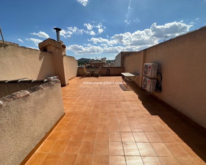 Image No.30-3 Bed Townhouse for sale