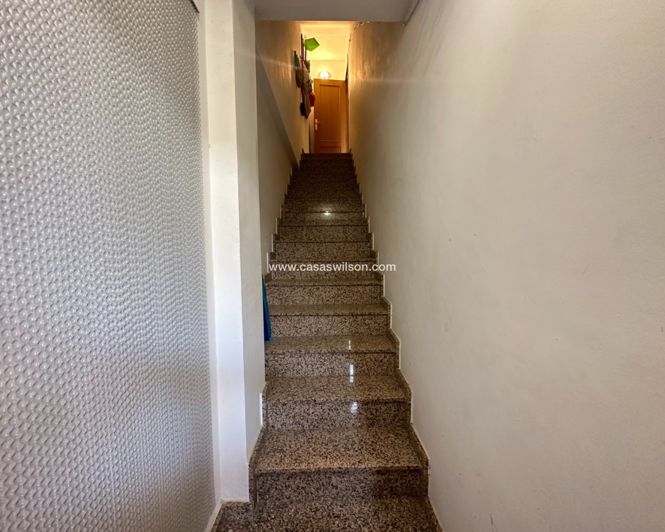 Image No.31-3 Bed Townhouse for sale