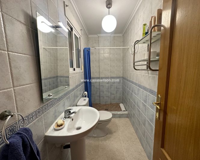 Image No.9-3 Bed Townhouse for sale