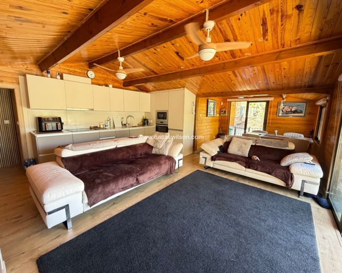 Image No.9-2 Bed Property for sale