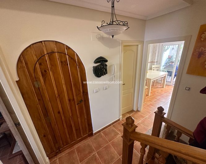 Image No.10-3 Bed Townhouse for sale