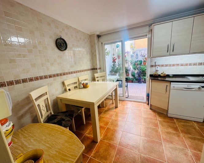 Image No.13-3 Bed Townhouse for sale