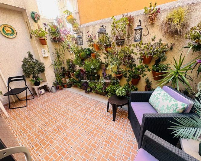 Image No.19-3 Bed Townhouse for sale
