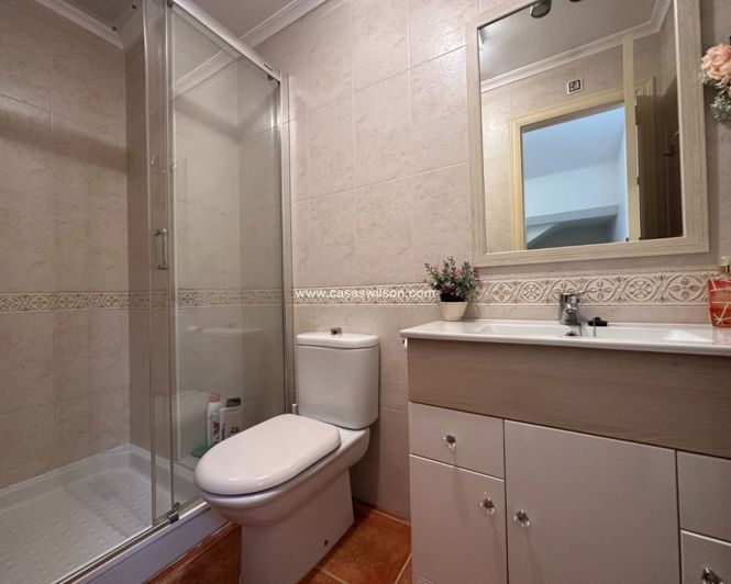 Image No.20-3 Bed Townhouse for sale