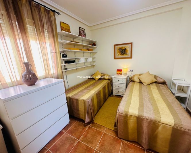 Image No.22-3 Bed Townhouse for sale