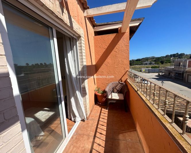 Image No.34-3 Bed Townhouse for sale