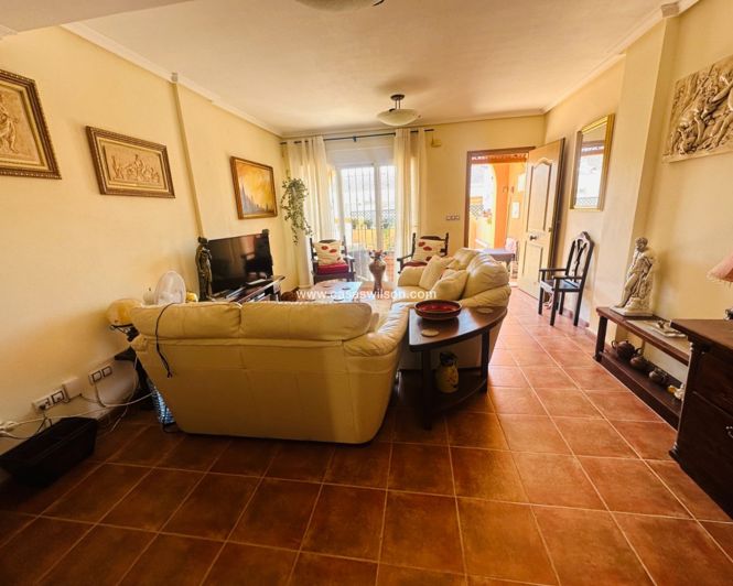 Image No.9-3 Bed Townhouse for sale