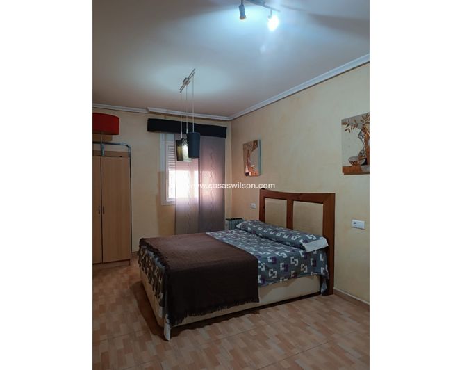 Image No.20-2 Bed Apartment for sale