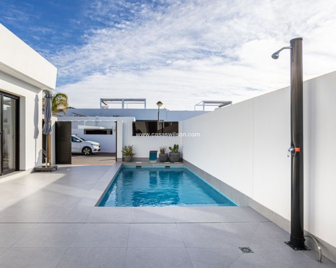 Image No.30-3 Bed Villa for sale