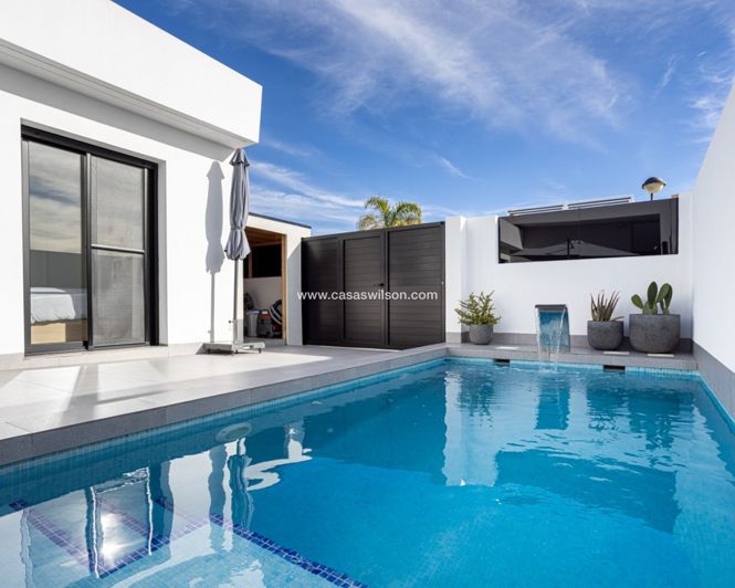 Image No.31-3 Bed Villa for sale