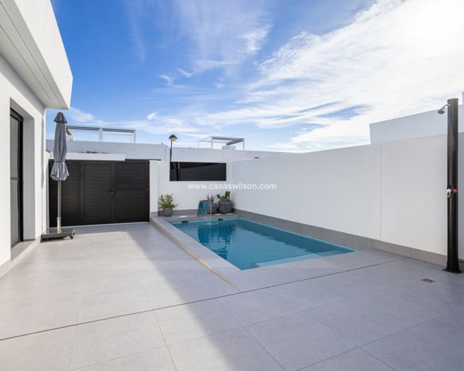 Image No.36-3 Bed Villa for sale