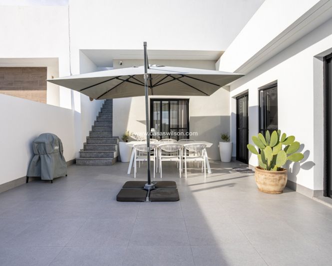 Image No.37-3 Bed Villa for sale
