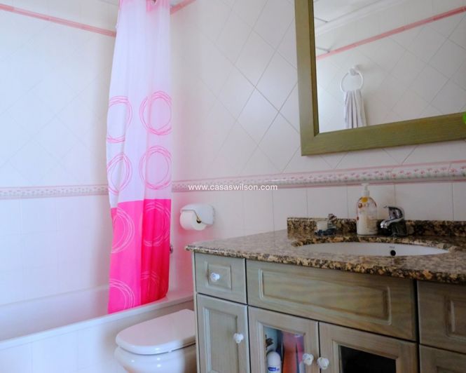 Image No.14-4 Bed Property for sale