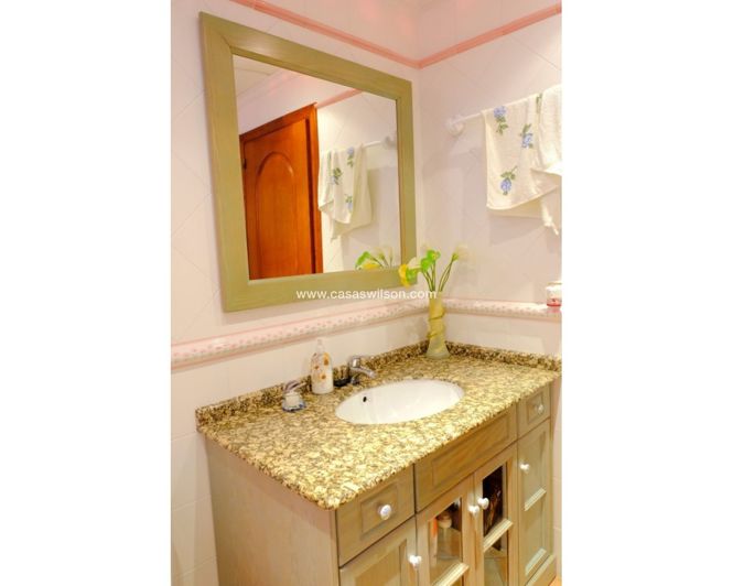 Image No.16-4 Bed Property for sale