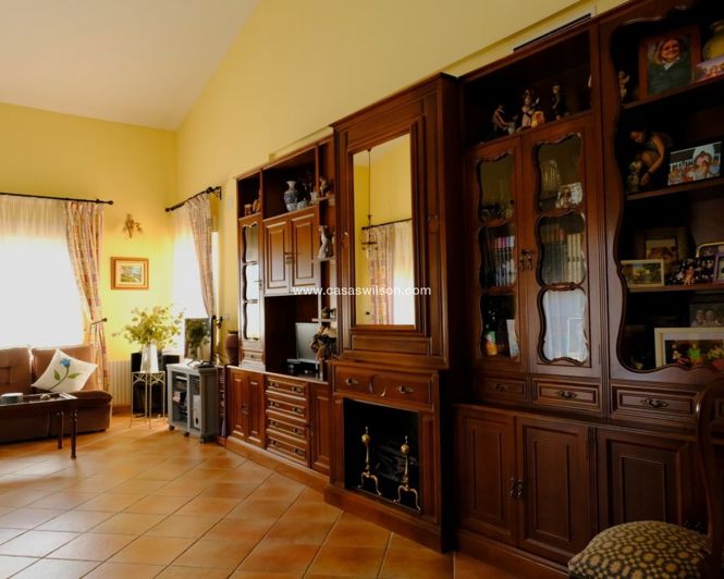 Image No.38-4 Bed Property for sale