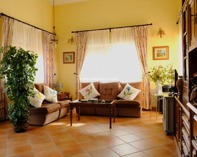 Image No.39-4 Bed Property for sale