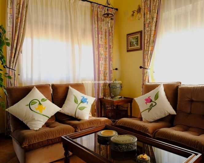 Image No.40-4 Bed Property for sale