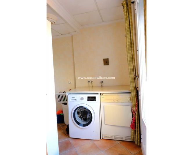 Image No.44-4 Bed Property for sale