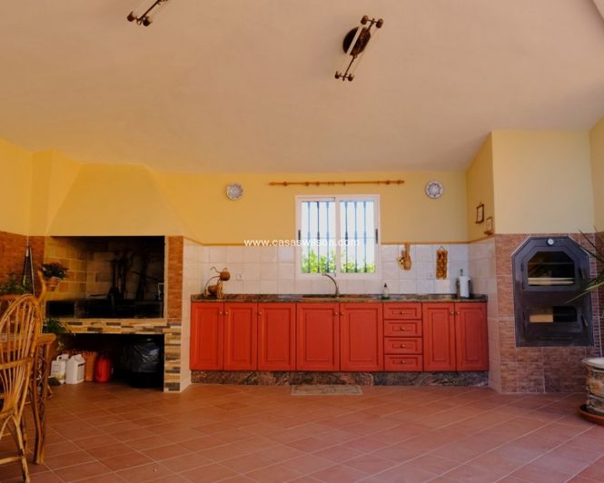 Image No.47-4 Bed Property for sale