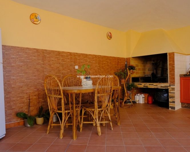Image No.48-4 Bed Property for sale
