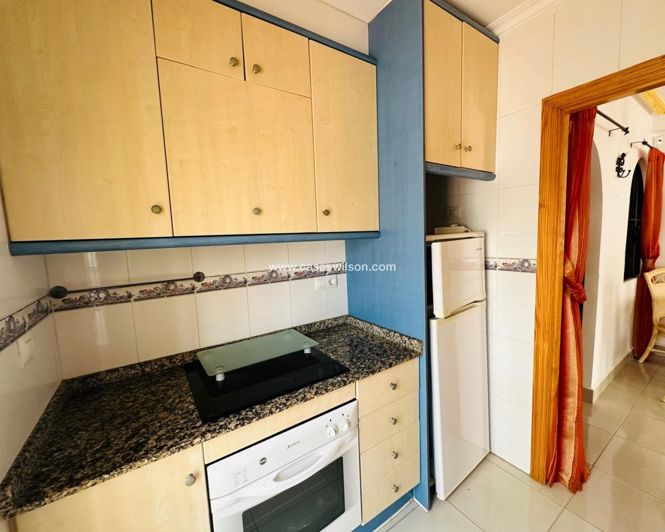 Image No.11-3 Bed Townhouse for sale